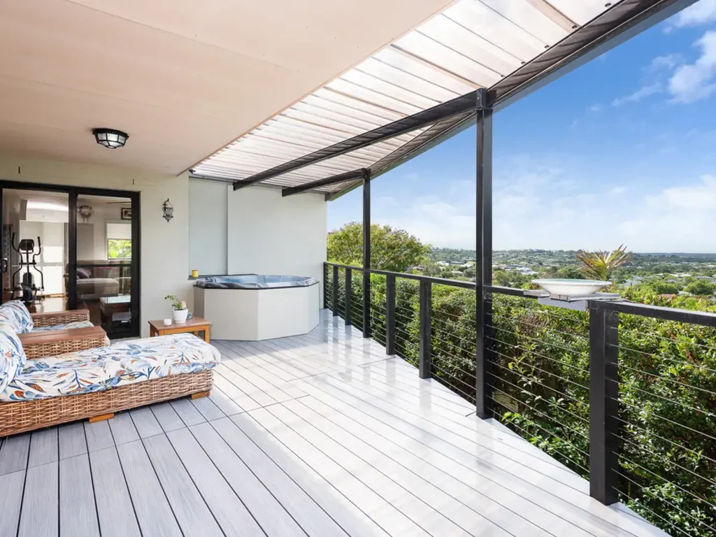 Pacific Pines 5房  Elevated Living with Panoramic Coastal Views