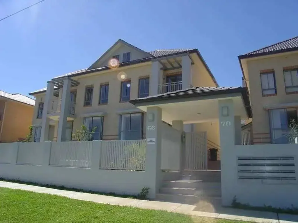Well Presented Townhouse In Sought After Location