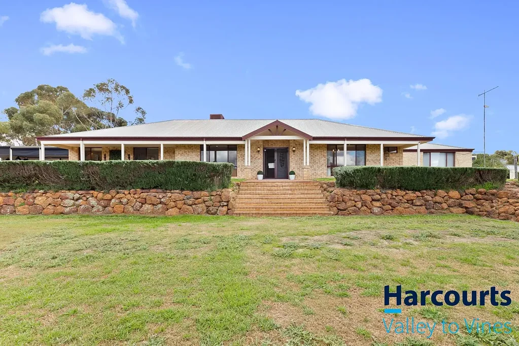 Lower Chittering 6Kwarto Home, Granny Flat, Studio, Sheds & So Much More