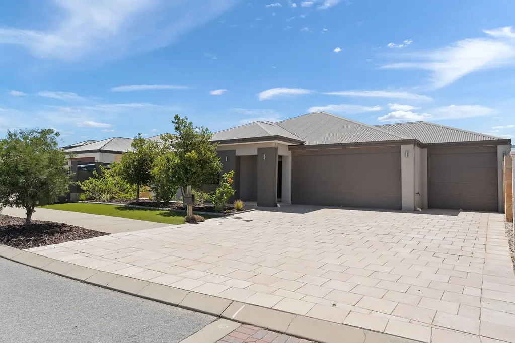 27 Barrenjoey Parkway, Secret Harbour, WA 6173