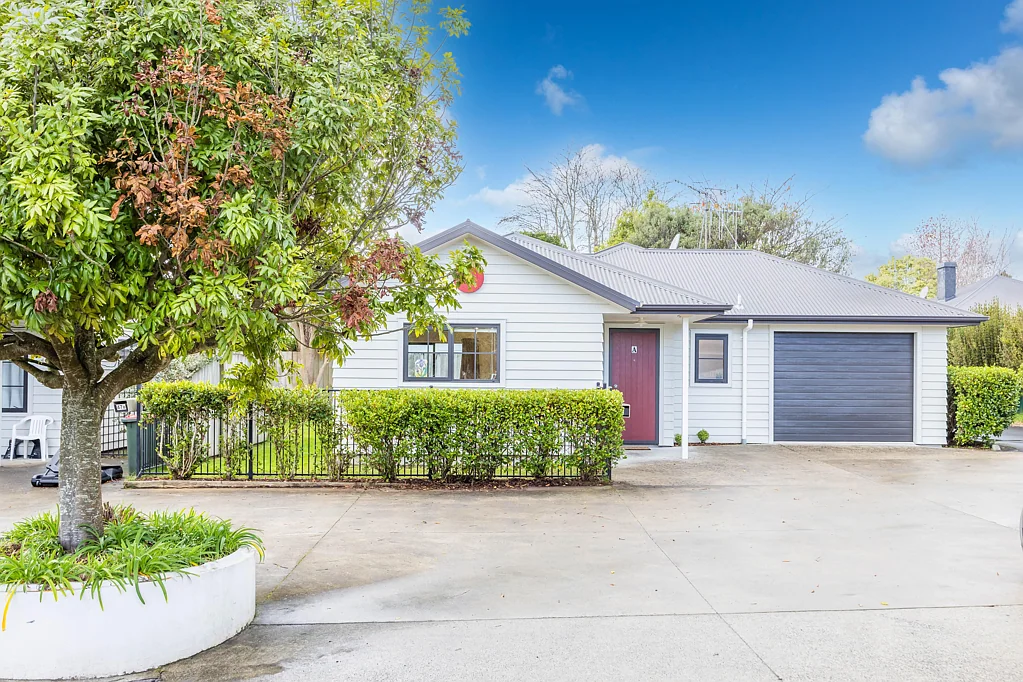 Hamilton East 2 Bedroom GREAT INVESTMENT OR HOME - IDEAL LOCATION!