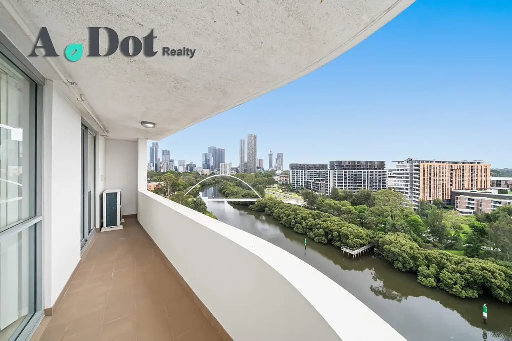 Stylish & Spacious Apartment close to river and Metro station