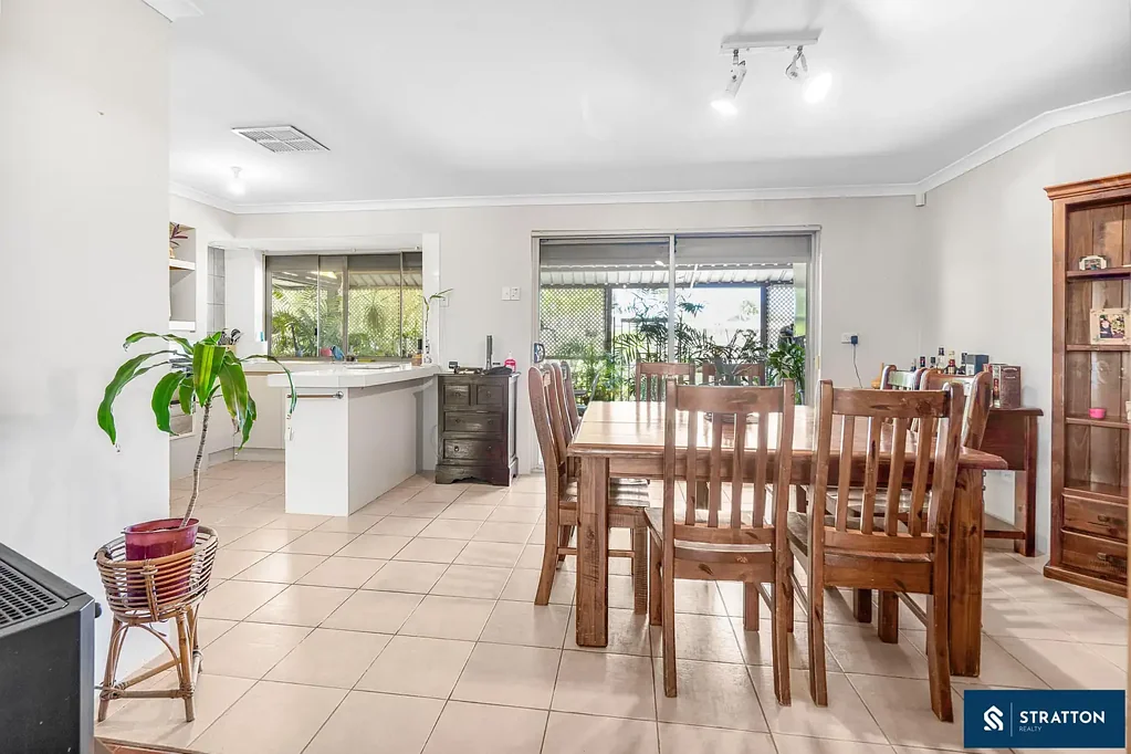 43 Seminole Gardens, Seville Grove, WA 6112