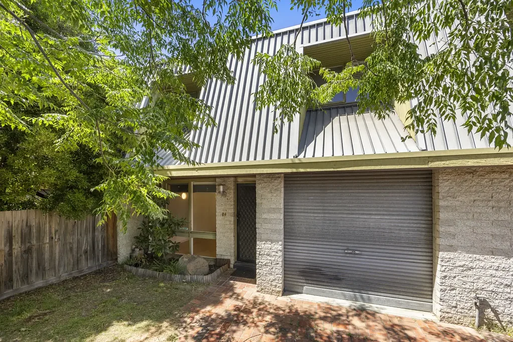 Recently Renovated Townhouse in Carnegie