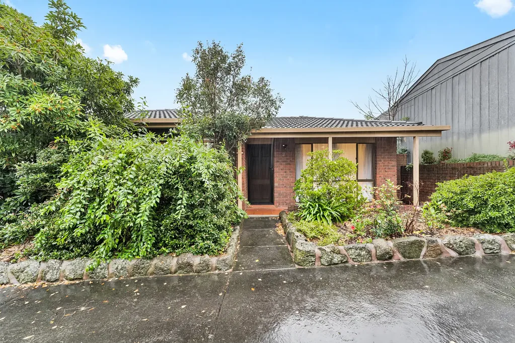 Quiet & Convenient Living in the Heart of Ashwood
