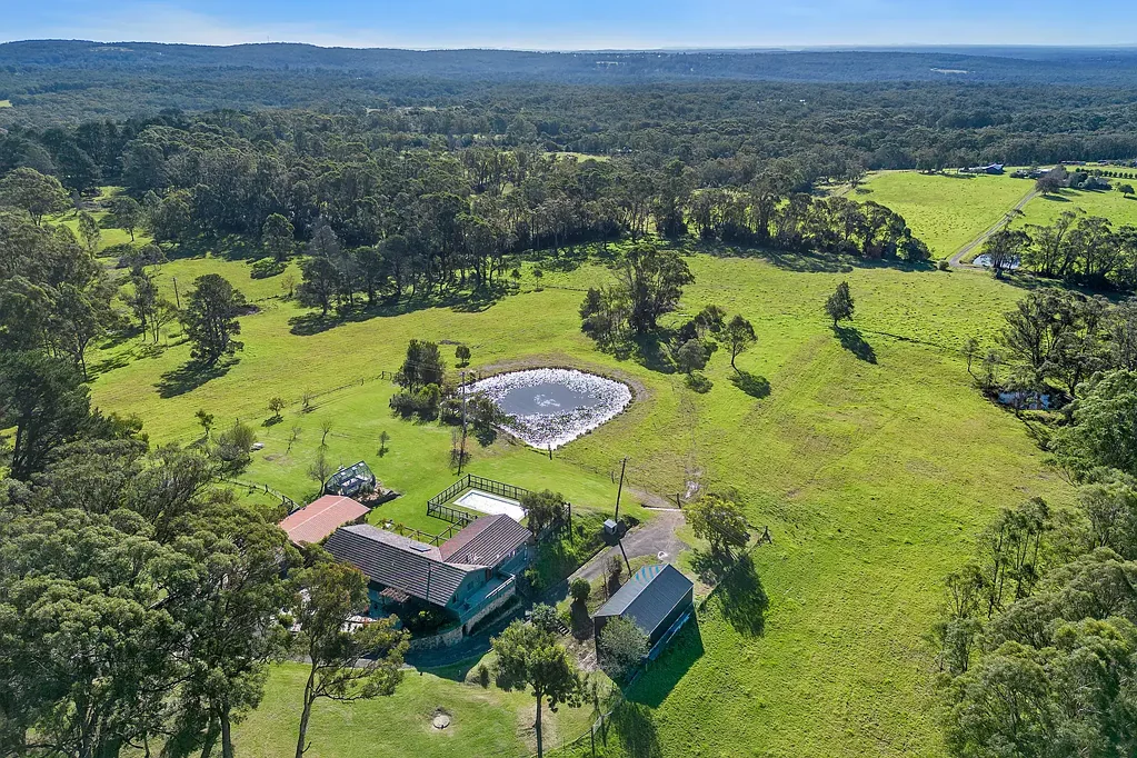 Alpine 5બેડરૂમ St Elmo

Sun-Drenched Rural Sanctuary with Panoramic Views & Elevated Position