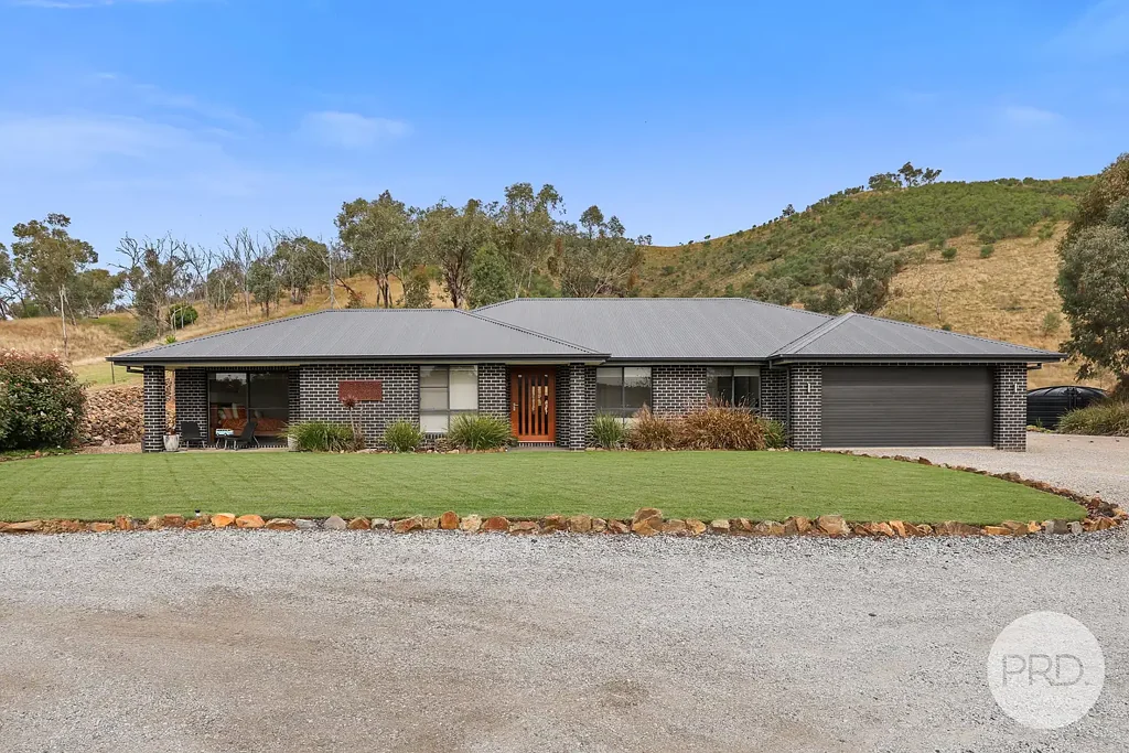 Tamworth 6chambre Rare Private Lifestyle Home with Breathtaking Views on 8.2 Acres!