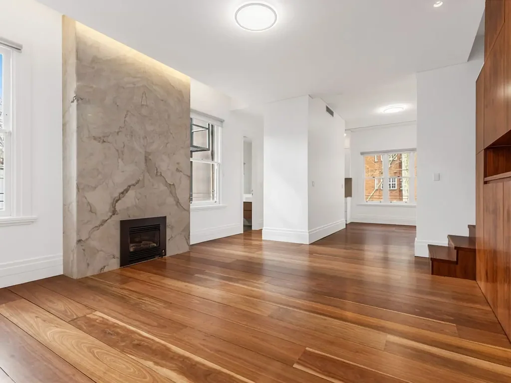 Refreshed Art Deco 2 storey, 2br Apartment in the Heart of Potts Point
