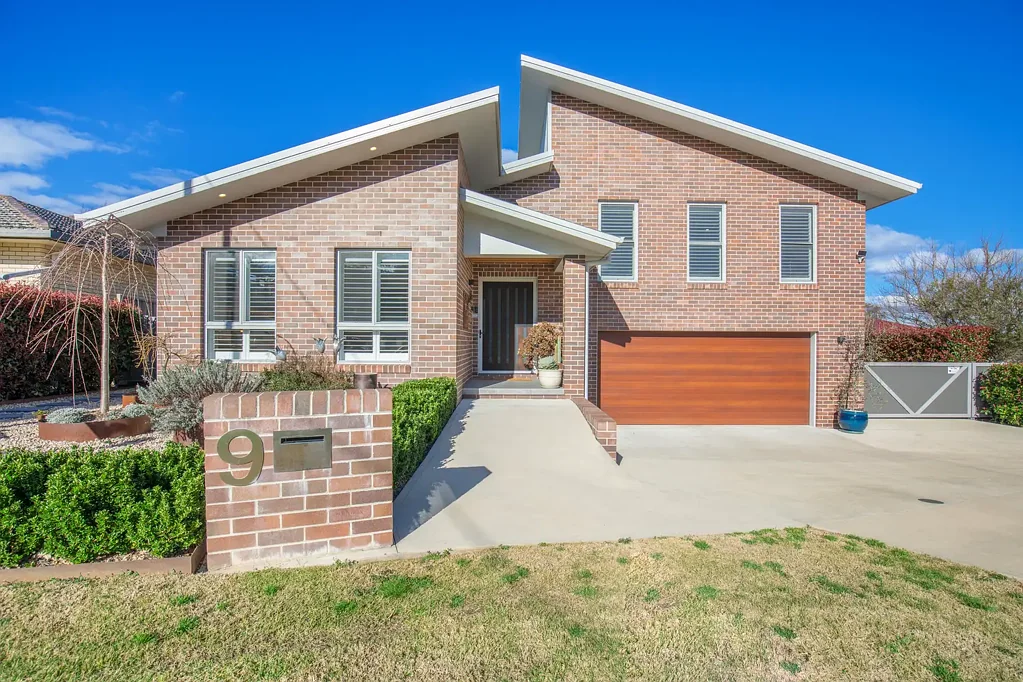 9 Chestnut Avenue, Armidale, NSW 2350