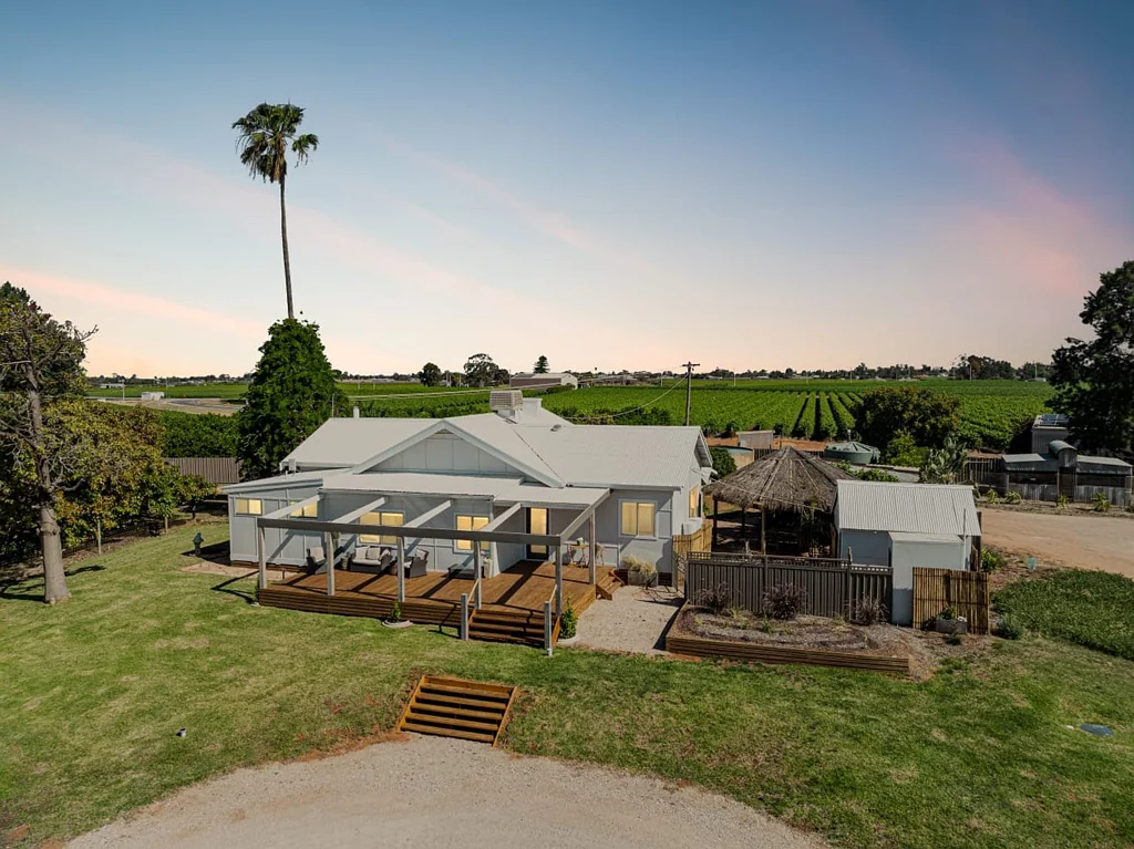 Red Cliffs 4房  The Brief: Large Character Home with Timeless Appeal