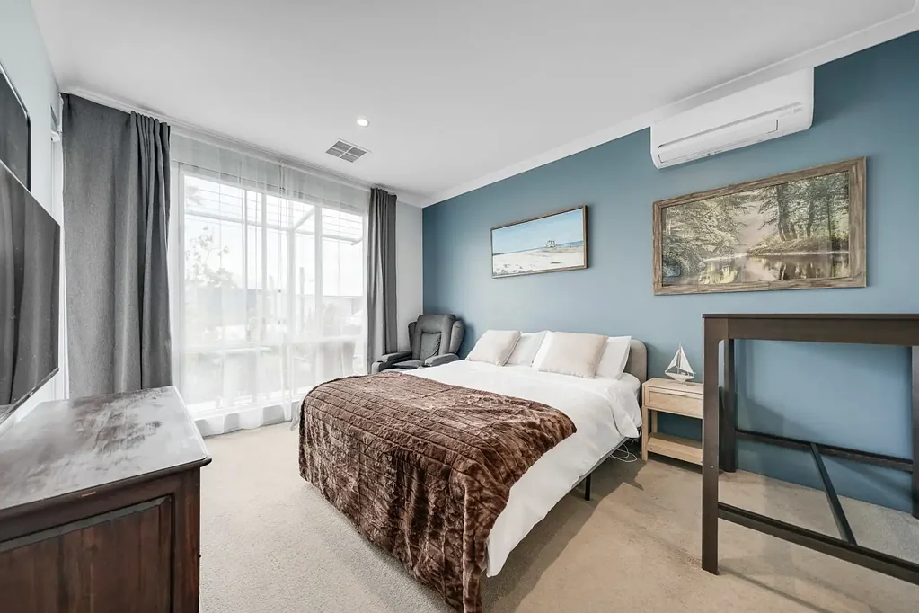 Modern, Low-Maintenance Living – Perfect Lock-Up-and-Leave!