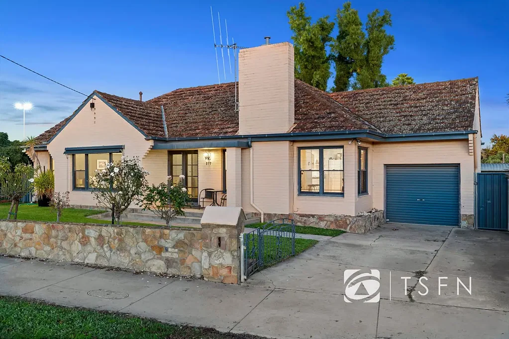 Spacious Family Home in Golden Square