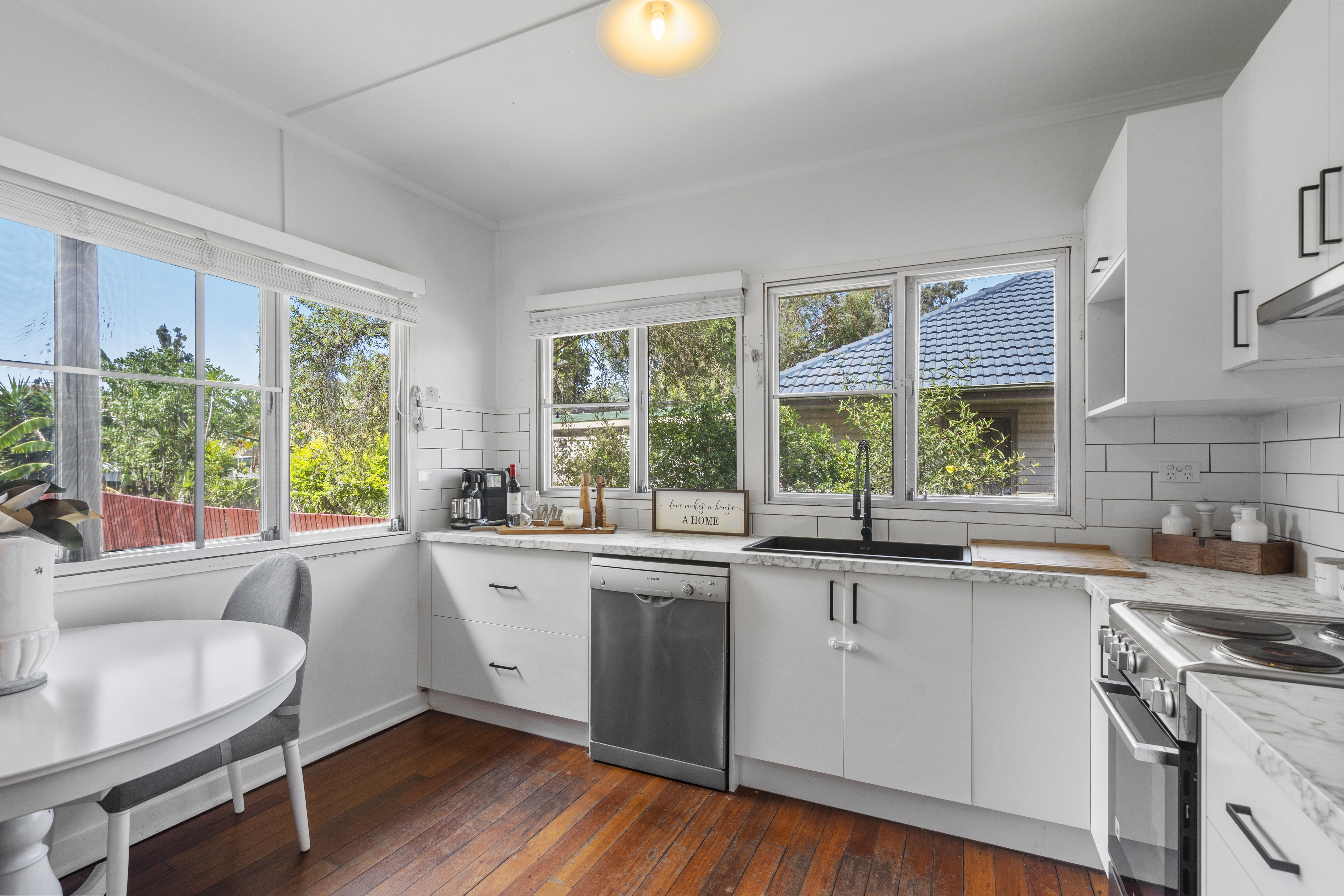 6 CROSSHILL ST, LEICHHARDT QLD 4305, 0 chambres, 0 salles de bain, House