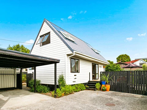 Hillsborough 3房  LAST WEEKEND TO VIEW BEFORE AUCTION