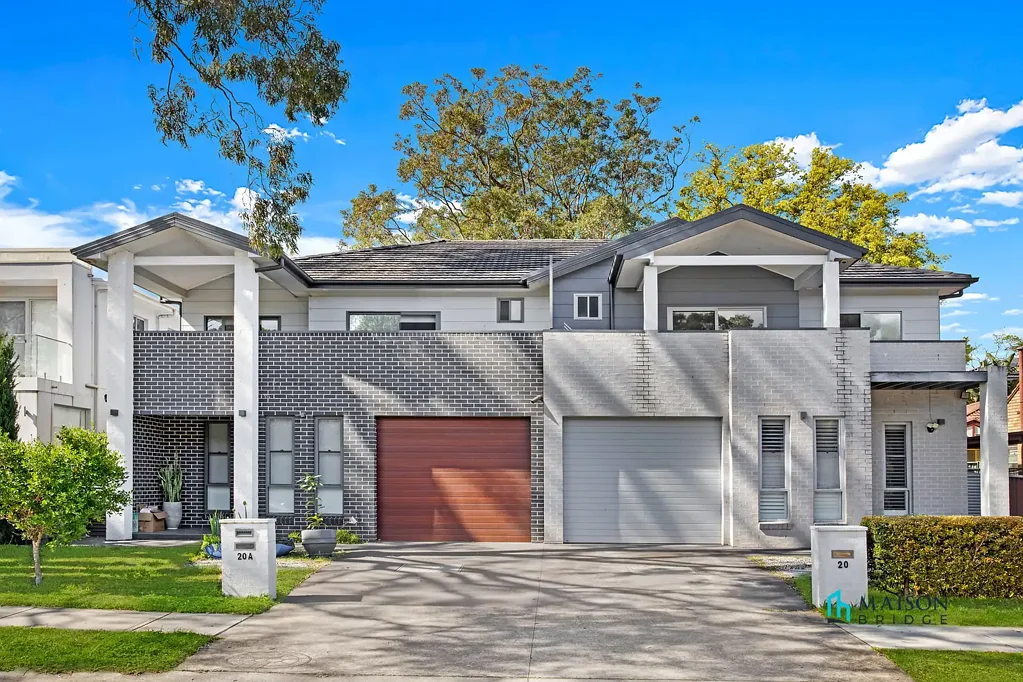 Luxury Duplex in Dundas