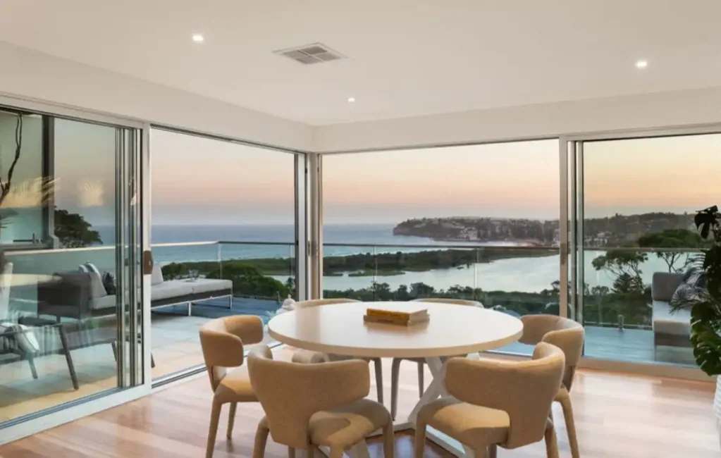 Coastal Family Living with Panoramic Views