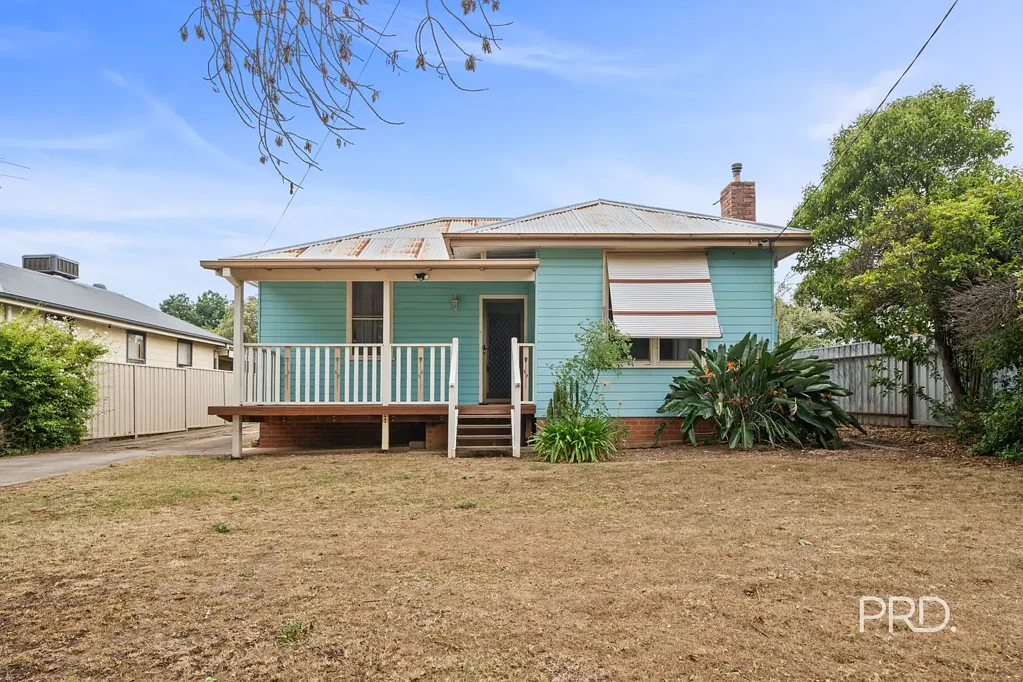 15 Macquarie Street, Mount Austin, NSW 2650