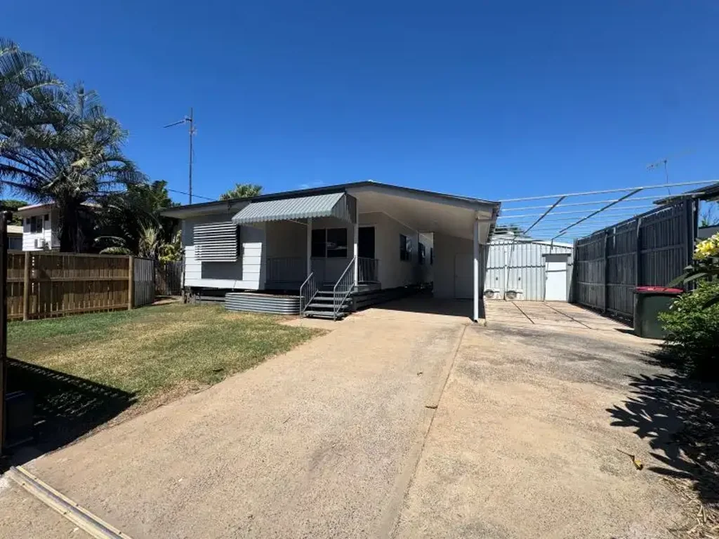17 Barraclough Crescent, Moranbah, QLD 4744