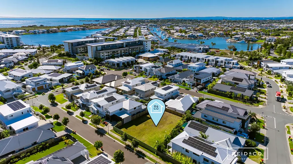 Newport 707sqm with 25.3m frontage!