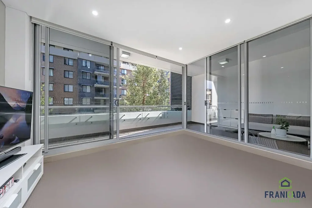 Ryde 1 Bedroom 1-Bedroom Apartment + Enclosed Study/Multi-purpose Room