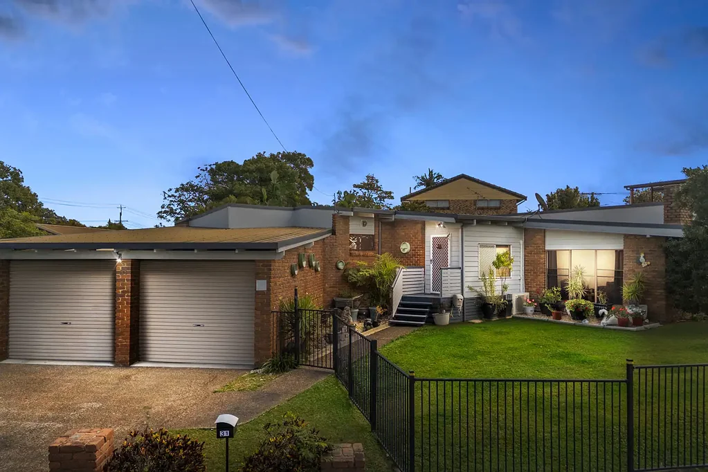 Underwood 4Kwarto Spacious Family Living with Multiple Ensuites on an Expansive 811sqm Block!
