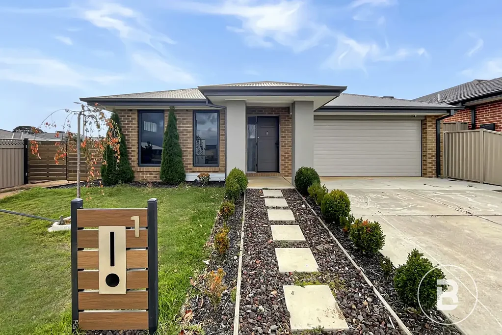 FOUR BEDROOM MODERN CONVENIENT LIVING IN WINTER VALLEY