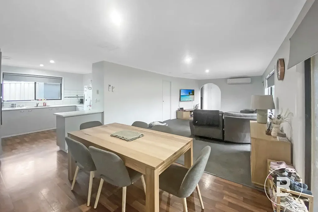 Family home in quiet court in Golden Square