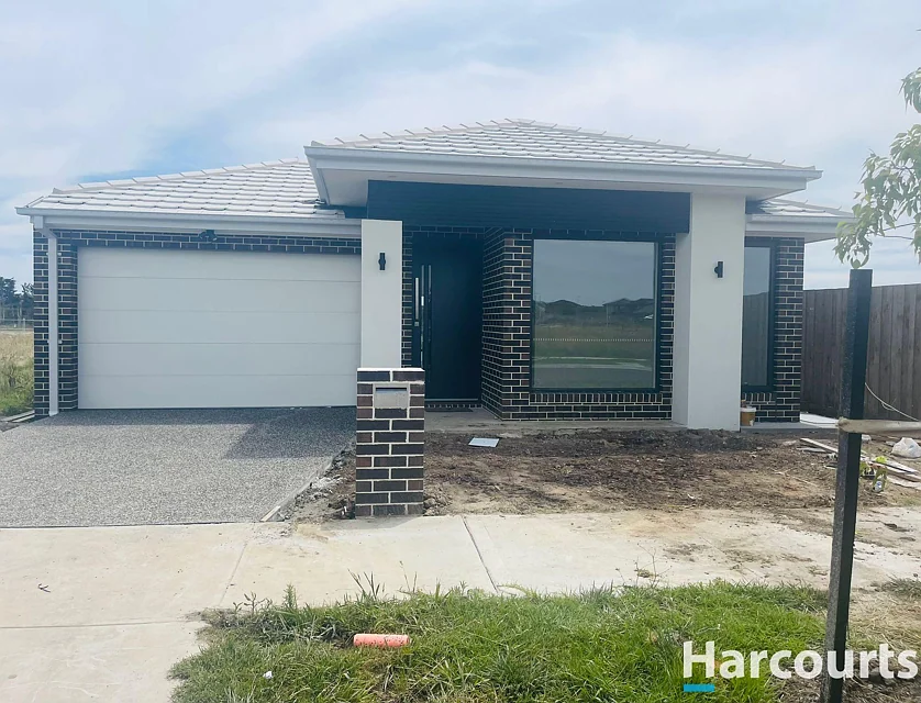 15 Vanguard Avenue, Cranbourne West, South East Melbourne, 4 chambres, 2 salles de bain, House