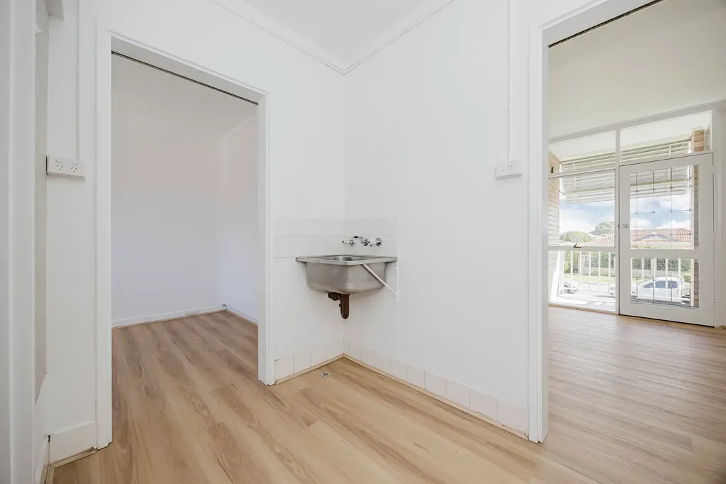 Freshly Renovated 2-Bedroom Apartment in Tuart Hill