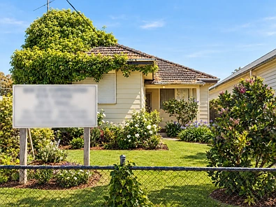 Labas ng Bahay - 22 Roughead Street, Leongatha, VIC 3953