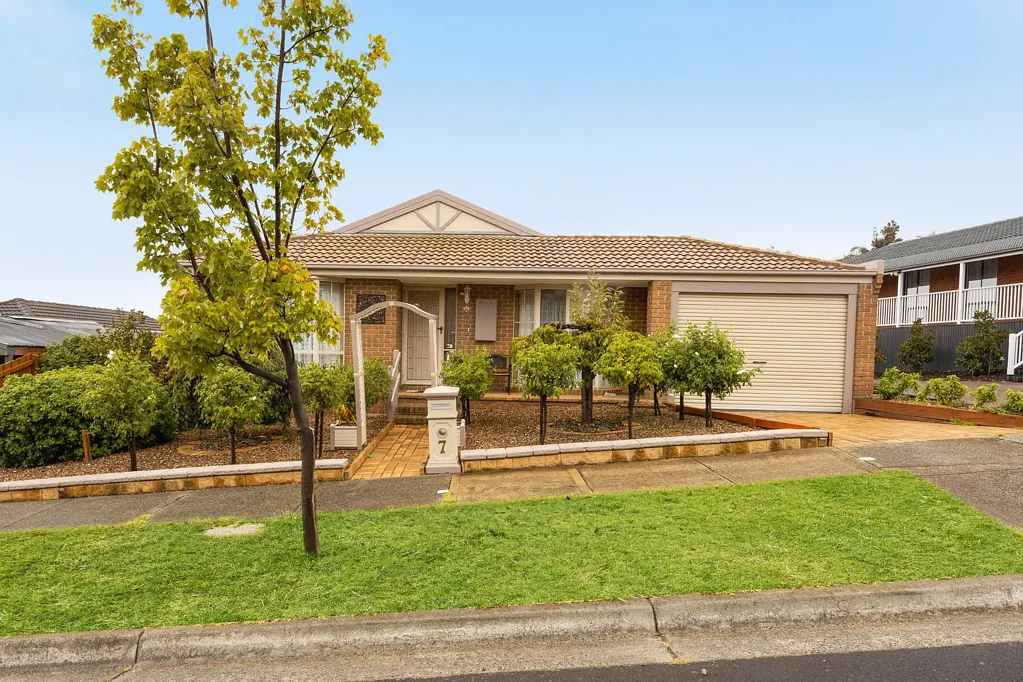 7 Hill Grove, Sunbury, VIC 3429