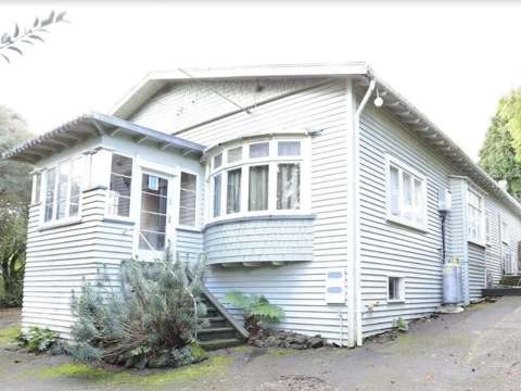 Mount Eden 4房  Goldmine of Potential - 1290m² THAB LAND