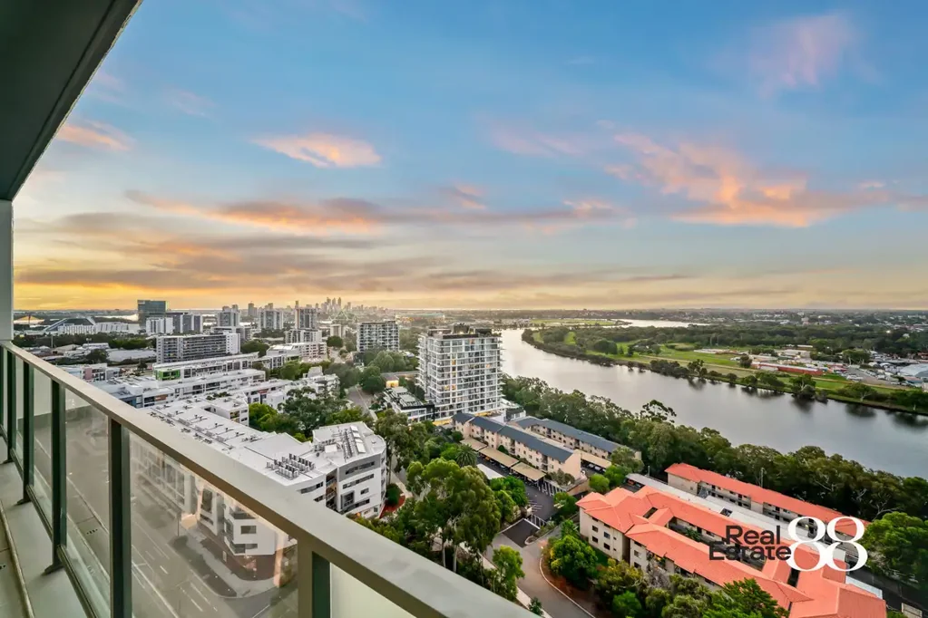 Rivervale 3ห้องนอน SWEEPING VIEWS FROM NORTH TO EAST FROM THE SUB-PENTHOUSE LEVEL