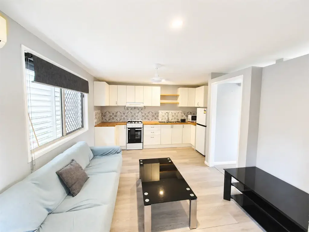 FULLY FURNISHED & EQUIPPED ONE BEDROOM UNIT
