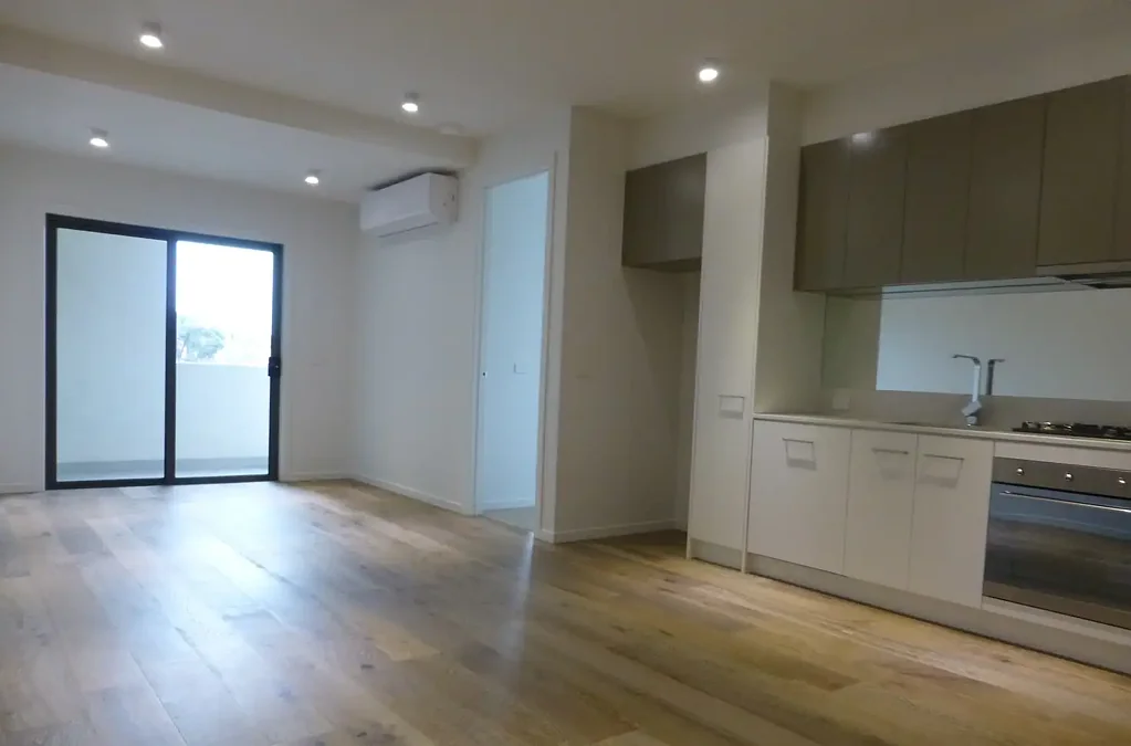 VIBRANT 2 BEDROOM GEM!