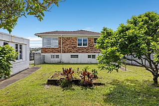 22a Shakespeare Road, Milford, North Shore City