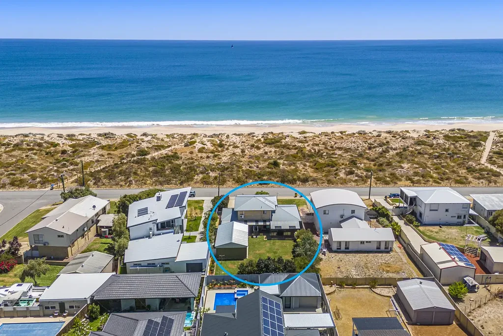 20 Sabina Drive, Madora Bay, WA 6210