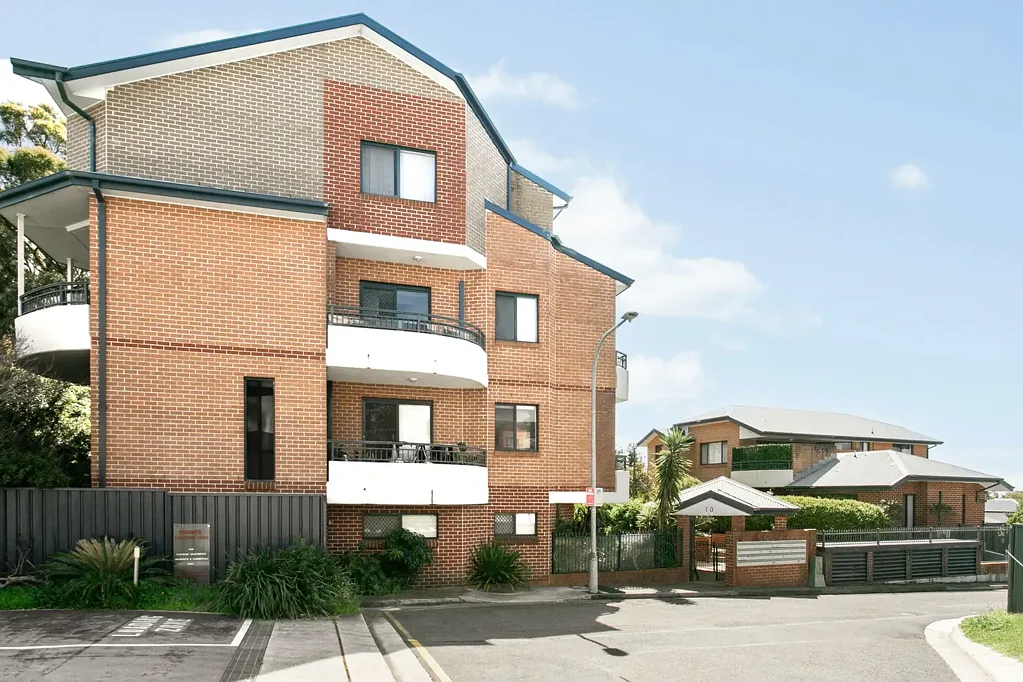 Engadine 2 Slaapkamer Dual level apartment promises remarkable potential