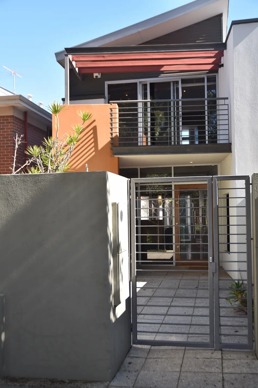 OPEN BY APPOINTMENT ON WEEKEND - FABULOUS ARCHITECT DESIGNED TRENDY TOWNHOUSE AVAILABLE