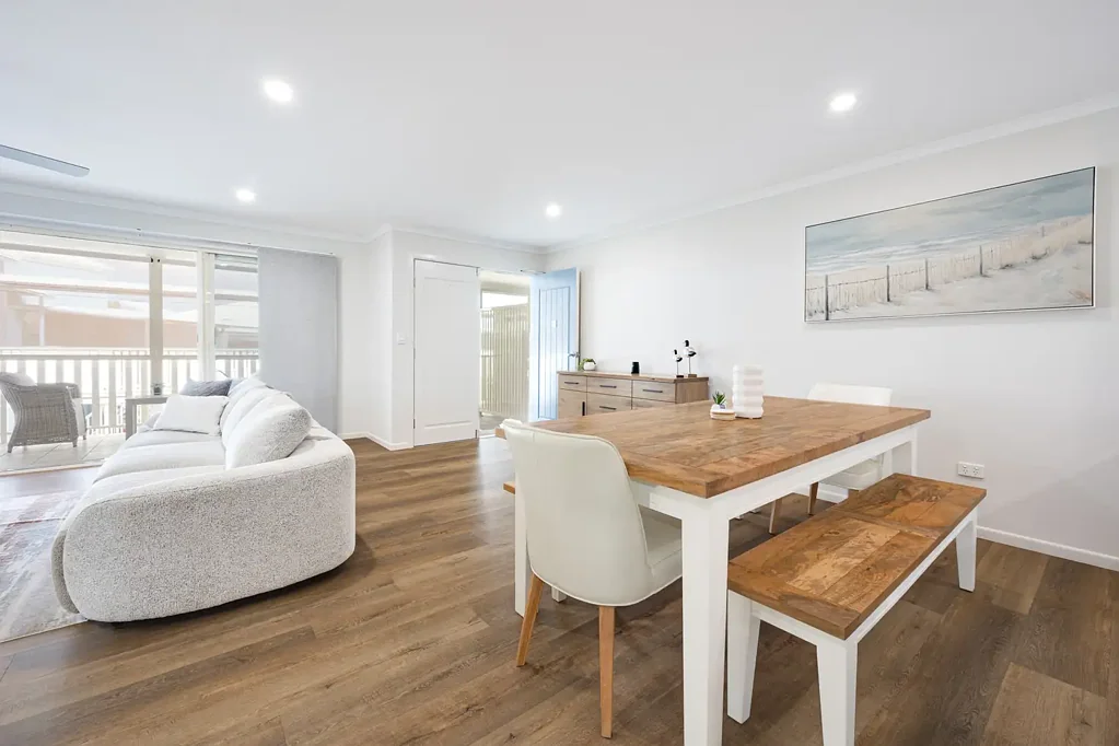 Coolum Beach 3房  EFFORTLESS BEACHSIDE LIVING IN THE HEART OF COOLUM BEACH! FULLY RENOVATED UNIT IMMACULATE PRESENTATION!