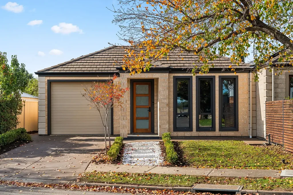 Netley 3部屋 Mediterranean Inspired with a Clever Light and Airy Interior Design, Torrens Title, Solar System and Only 6kms to the Adelaide CBD.