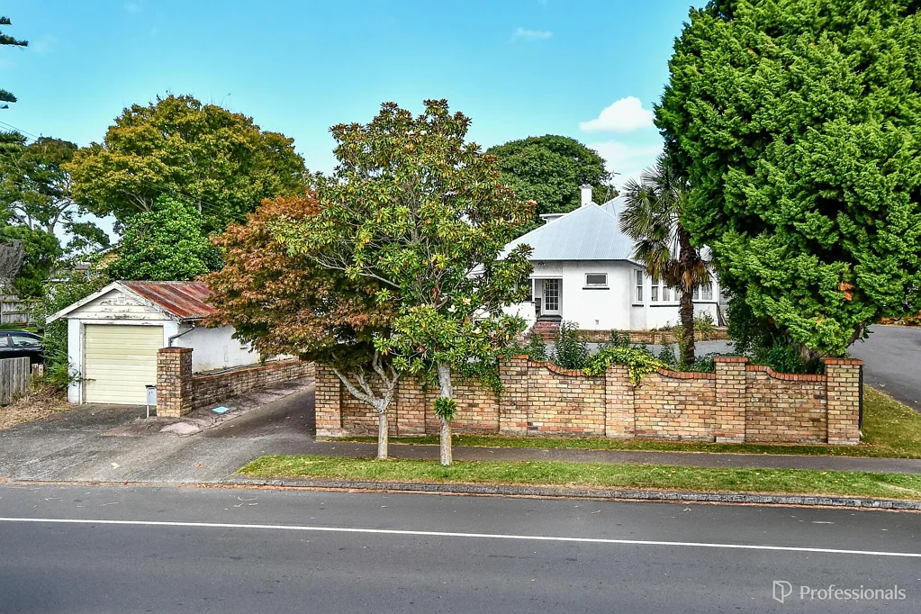 21 Gray Avenue, Mangere East, Manukau City, Auckland