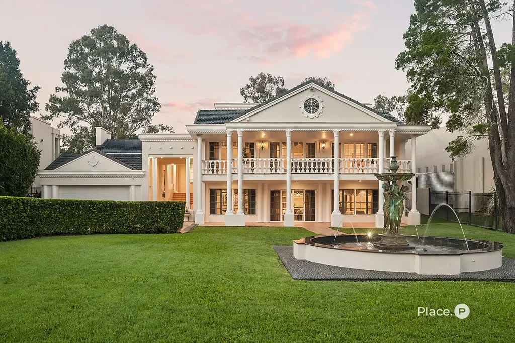 Indooroopilly 6Habitaciones Grand Family Estate on 1,682sqm in an Exclusive Parkside River Setting