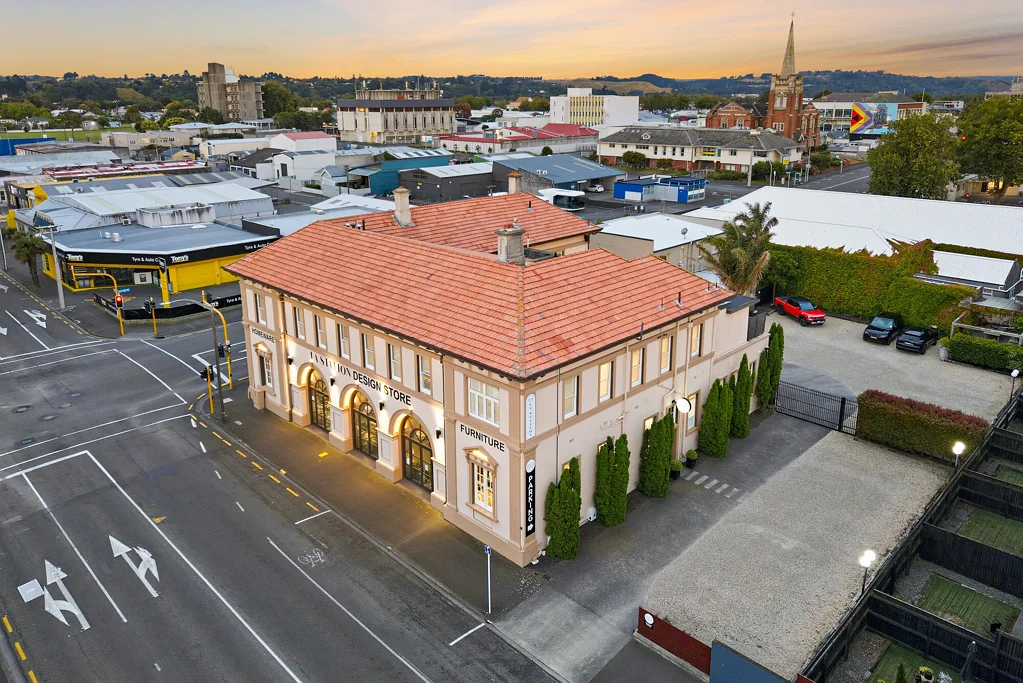 Wanganui Central 10Zimmer Five apartments and two commercial leases