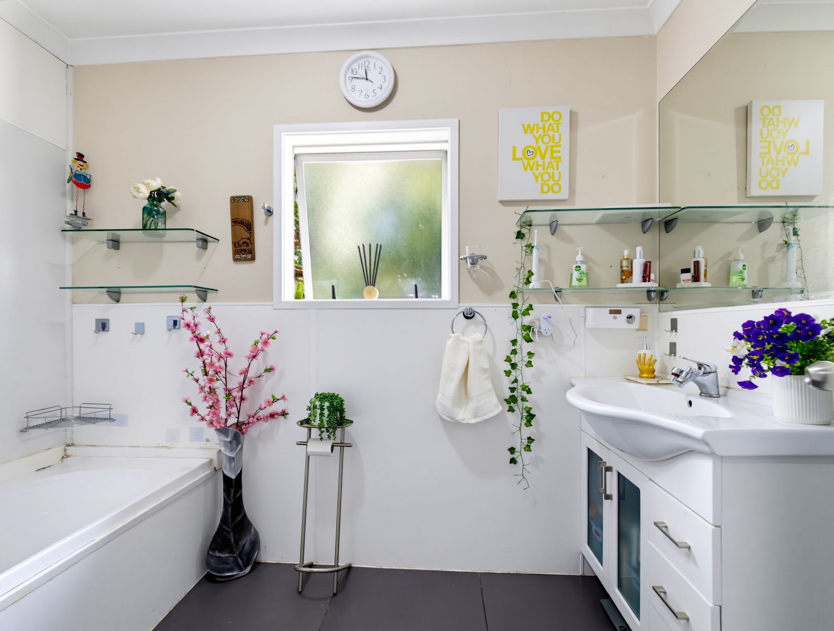 11 Norman Road, Titirangi, photo 13