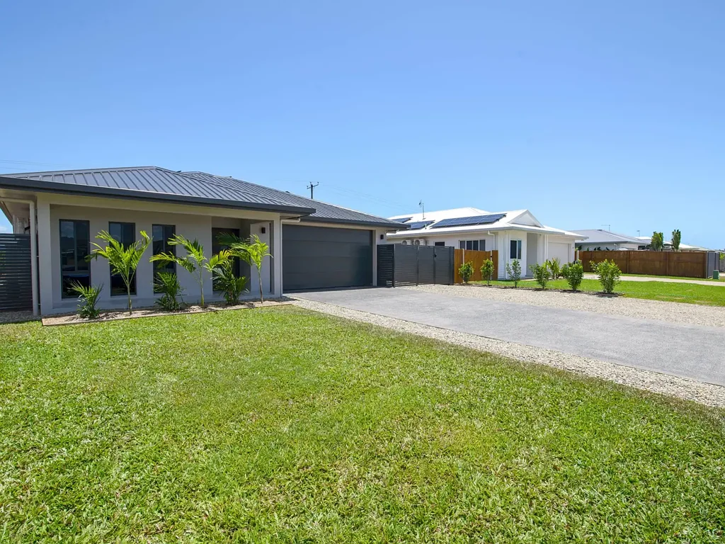 MODERN COOYA BEACH LIVING