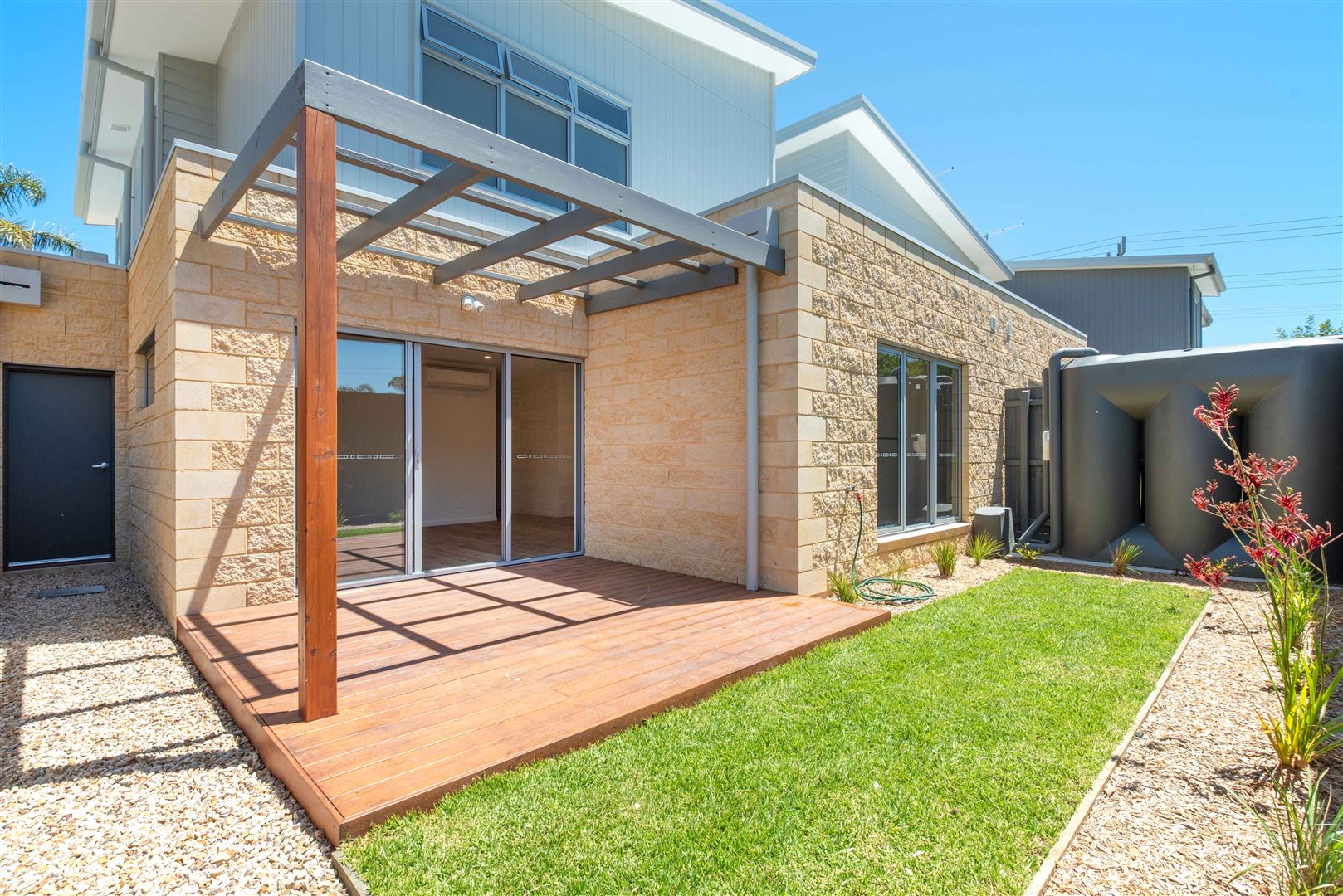 UNIT 3 83 SALMON ST, HASTINGS VIC 3915, 0房, 0浴, Townhouse