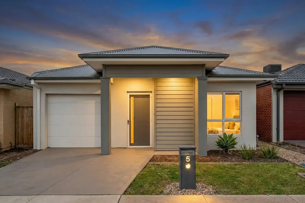 Wyndham Vale 3房 建筑卓越：3米天花板 & 3套独立卫浴！划片 Riverbend 小学 Architectural Excellence: 3m Ceilings & 3 Ensuites! Zoned for Riverbend Primary
