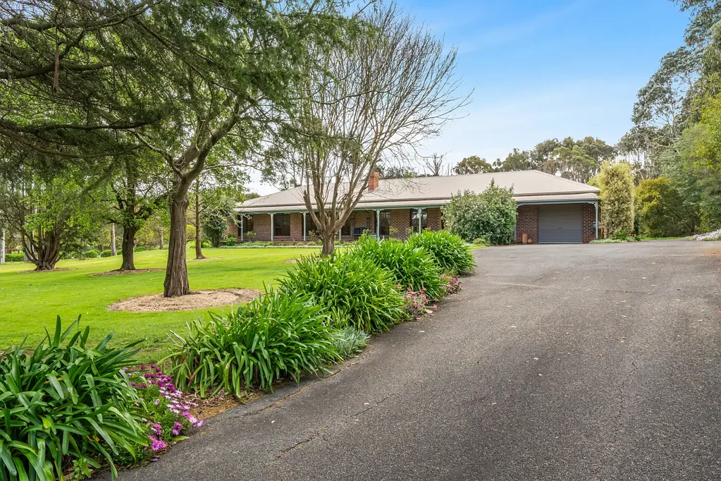 Bushfield 4Kwarto A Hidden Bushfield Gem – Space, Serenity & Timeless Quality