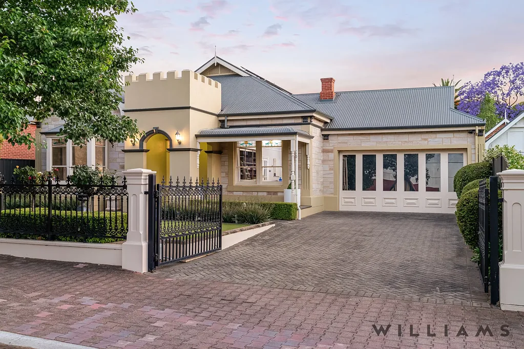 Prospect 4Kwarto "DESIGNER MASTERY" A Villa Rewrite of the Highest Custom-Built Calibre, Sports Court Appeal, Downstairs Cellar/Media Zone, Sympathetic Villa Integrity